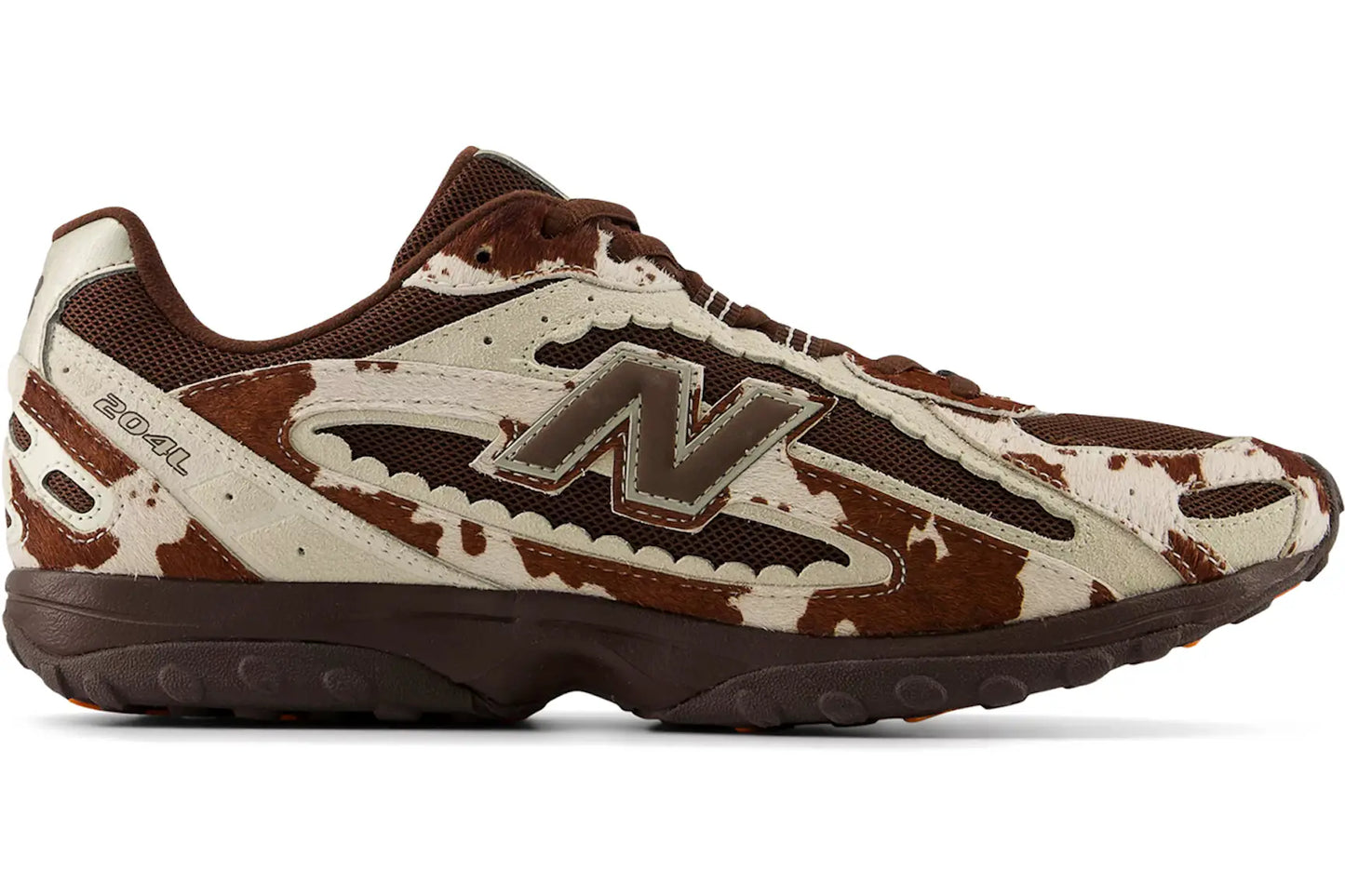 New Balance 204L atmos Pink Cow Girl Angora Pumpernickel